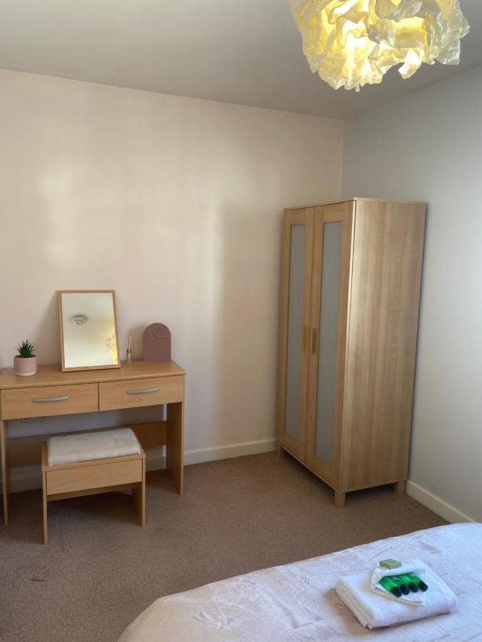 Coventry City Centre Townhouse With Private Parking Villa Dış mekan fotoğraf